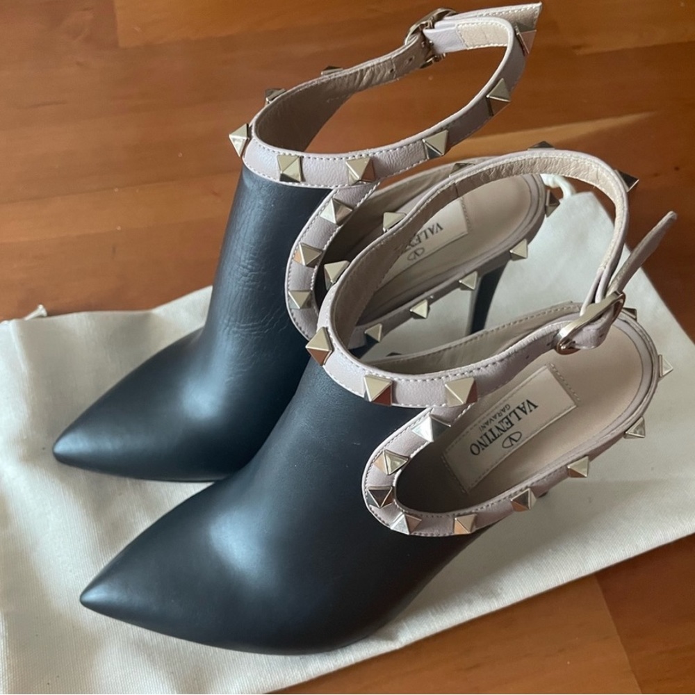 Valentino Garavani Rockstud Cutout Pointed Toe Ankle Boots Black/Poudre 36 - Picture 6 of 11